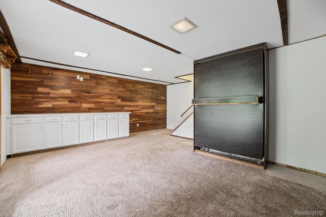 11897 Shaffer Road, Springfield Charter Township, MI 48350