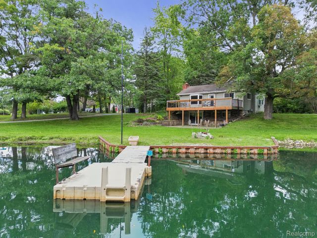 11897 Shaffer Road, Springfield Charter Township, MI 48350