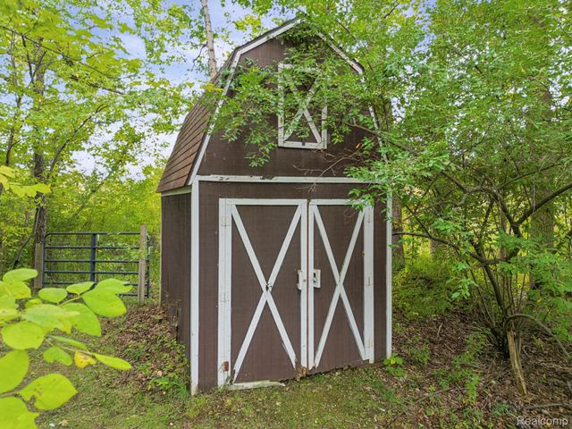 11897 Shaffer Road, Springfield Charter Township, MI 48350