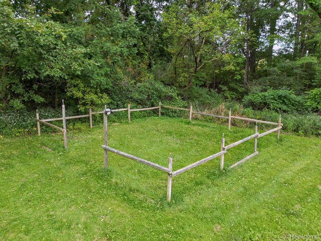 11897 Shaffer Road, Springfield Charter Township, MI 48350