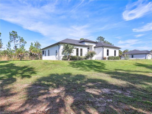 1819 12th AVE NE, Naples, FL 34120