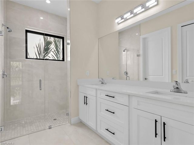 1819 12th AVE NE, Naples, FL 34120