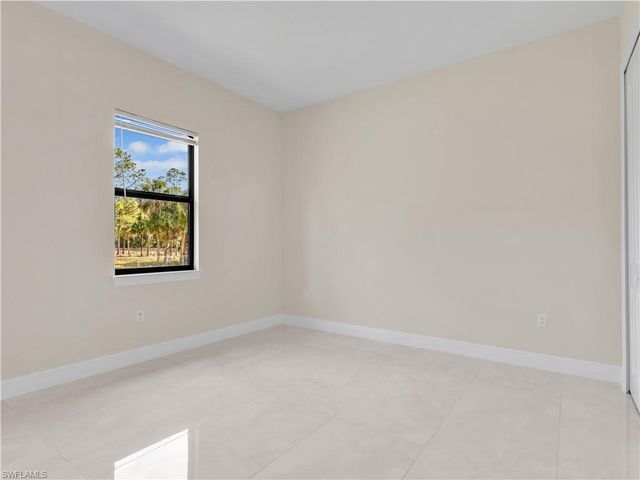 1819 12th AVE NE, Naples, FL 34120