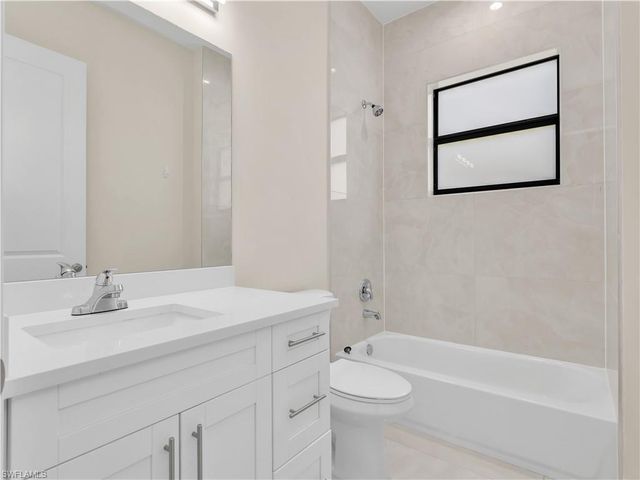 1819 12th AVE NE, Naples, FL 34120