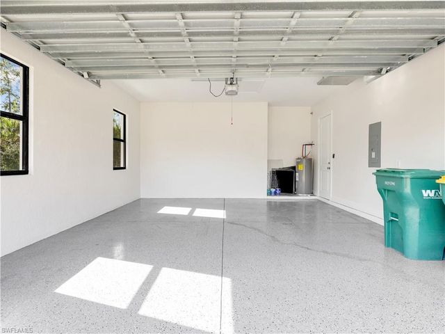 1819 12th AVE NE, Naples, FL 34120