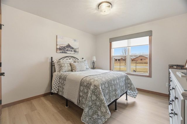 2215 E HONEYGOLD COURT, Appleton, WI 54913