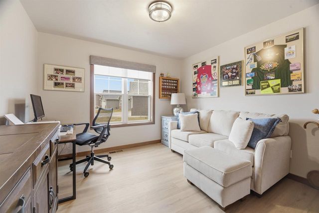 2215 E HONEYGOLD COURT, Appleton, WI 54913