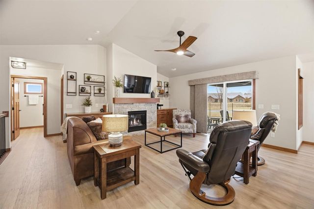 2215 E HONEYGOLD COURT, Appleton, WI 54913