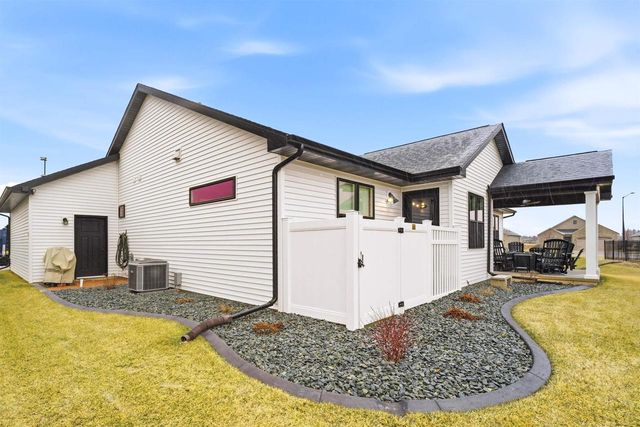 2215 E HONEYGOLD COURT, Appleton, WI 54913