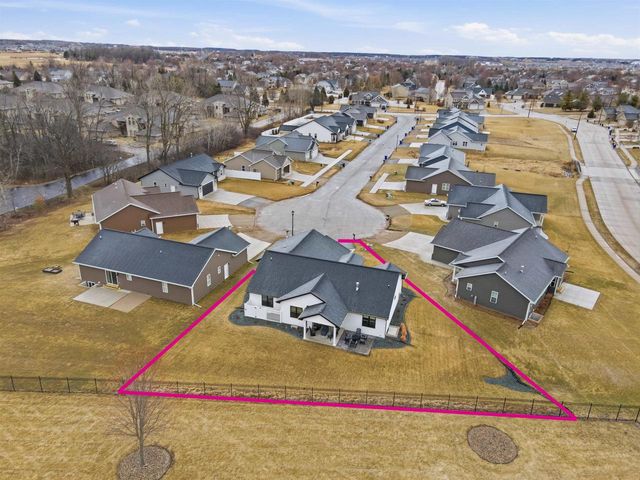 2215 E HONEYGOLD COURT, Appleton, WI 54913