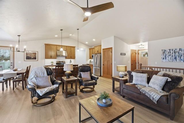 2215 E HONEYGOLD COURT, Appleton, WI 54913