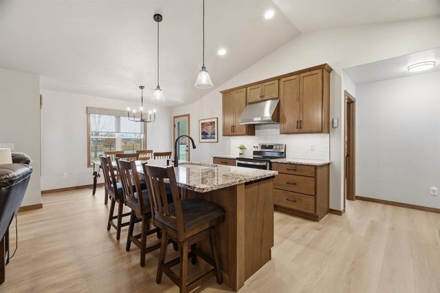 2215 E HONEYGOLD COURT, Appleton, WI 54913