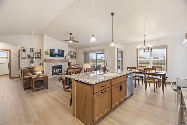 2215 E HONEYGOLD COURT, Appleton, WI 54913