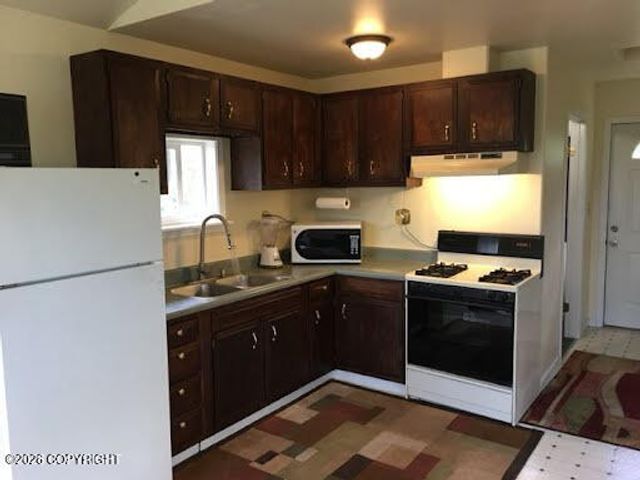 900 E Seldon Road, Wasilla, AK 99654