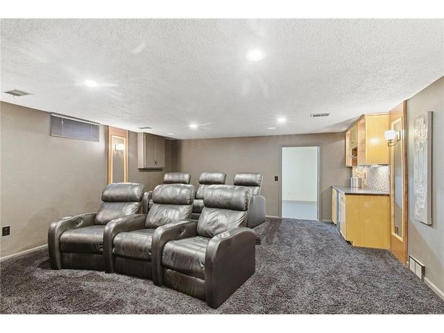 11848 64th Avenue, Maple Grove, MN 55369