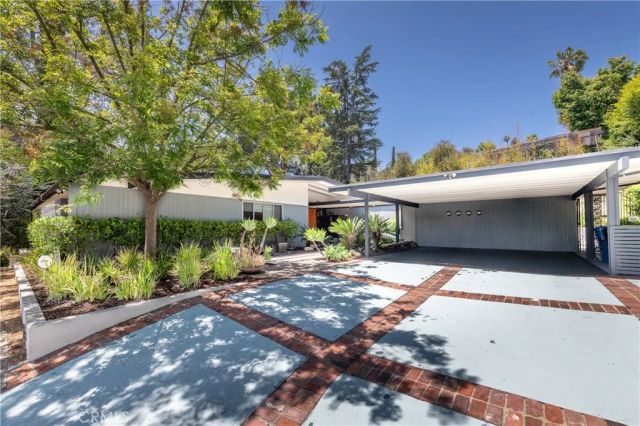 15626 Royal Ridge, Sherman Oaks, CA 91403
