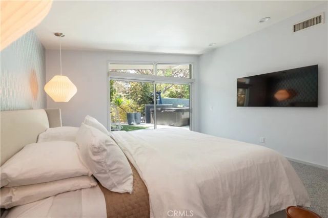 15626 Royal Ridge, Sherman Oaks, CA 91403
