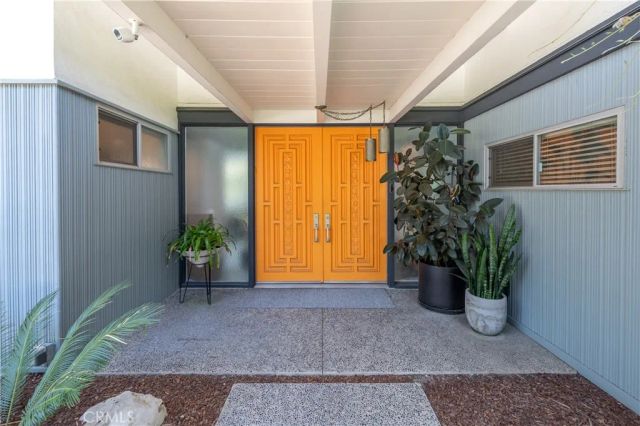 15626 Royal Ridge, Sherman Oaks, CA 91403