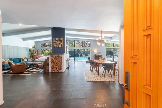 15626 Royal Ridge, Sherman Oaks, CA 91403