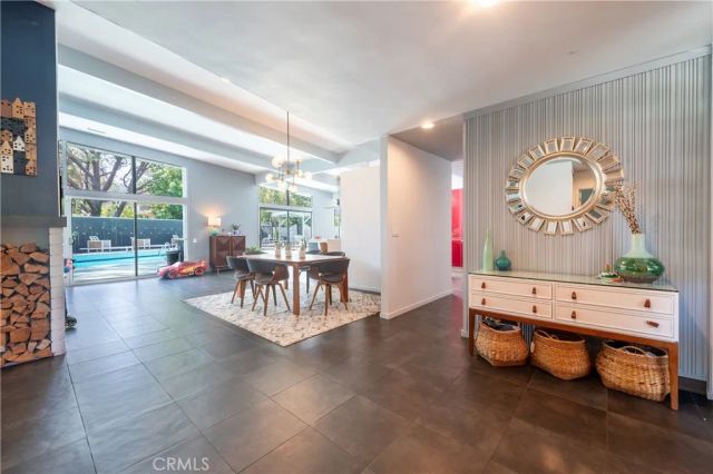 15626 Royal Ridge, Sherman Oaks, CA 91403