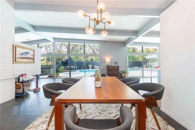 15626 Royal Ridge, Sherman Oaks, CA 91403