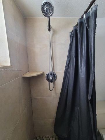 241 SE 9th Ave 104, Pompano Beach, FL 33060