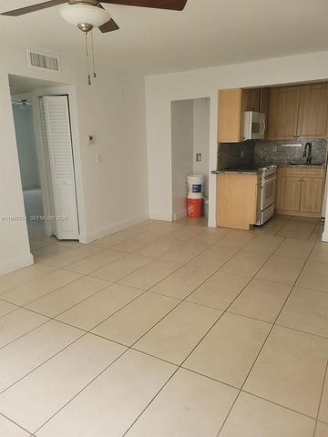 241 SE 9th Ave 104, Pompano Beach, FL 33060
