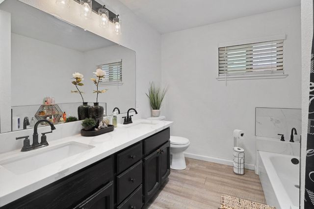 841 Calais Drive, Hollister, CA 95023