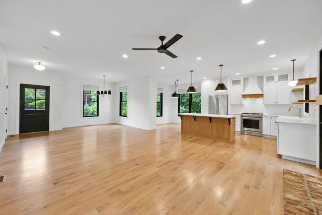 1322 Center St, Ludlow, MA 01056