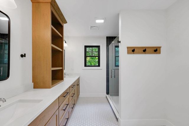 1322 Center St, Ludlow, MA 01056