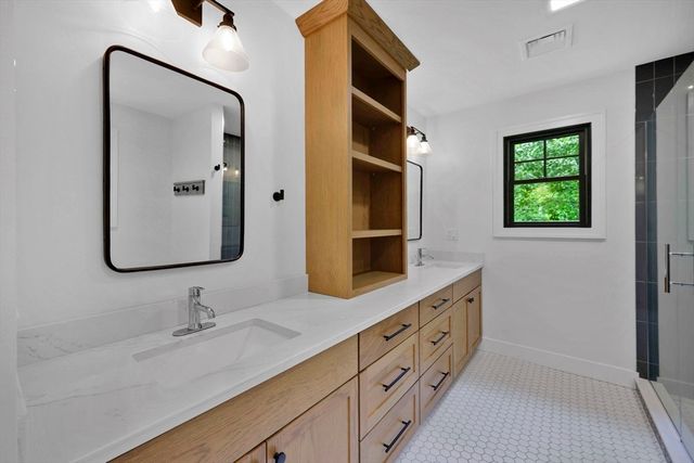 1322 Center St, Ludlow, MA 01056
