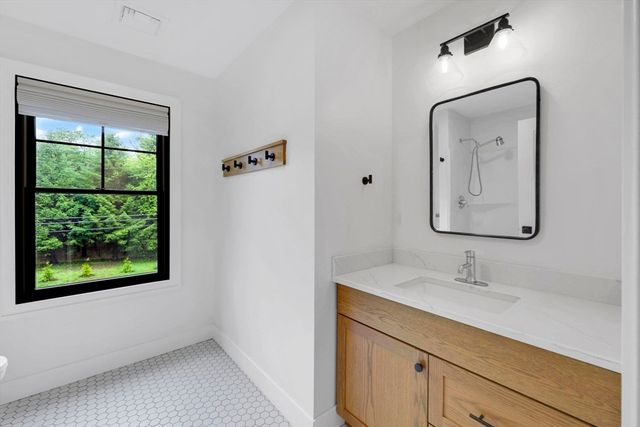 1322 Center St, Ludlow, MA 01056