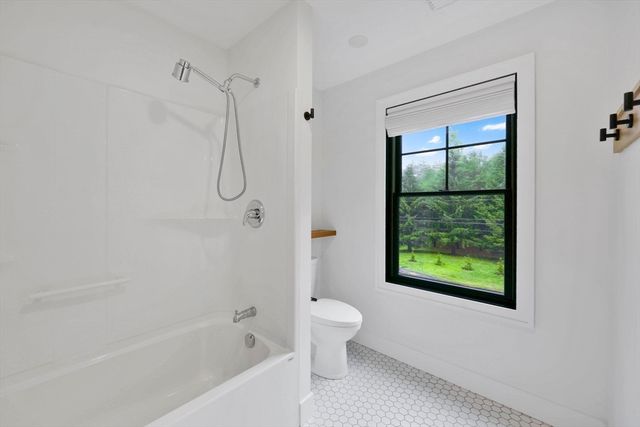 1322 Center St, Ludlow, MA 01056