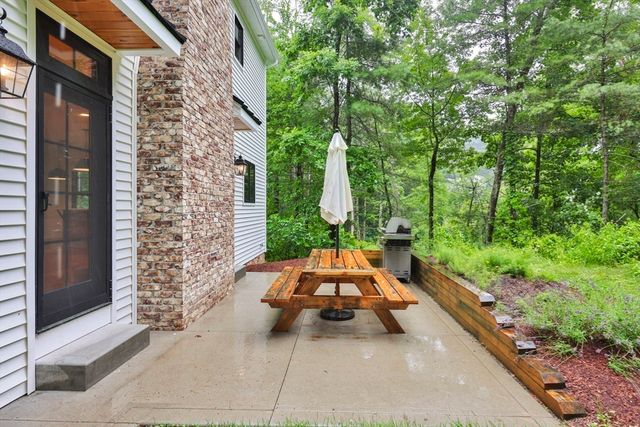 1322 Center St, Ludlow, MA 01056