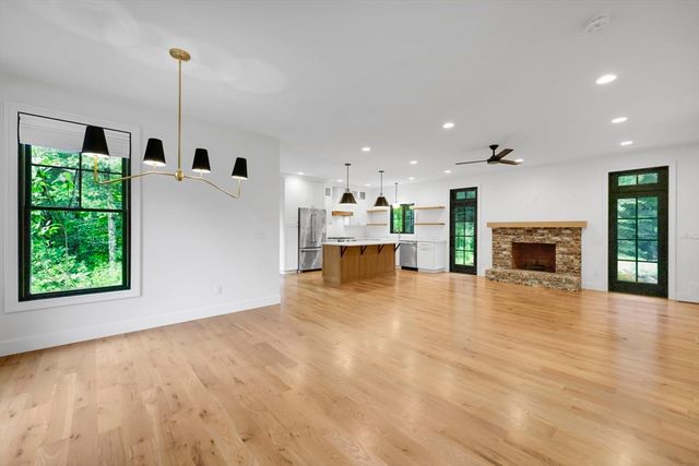 1322 Center St, Ludlow, MA 01056