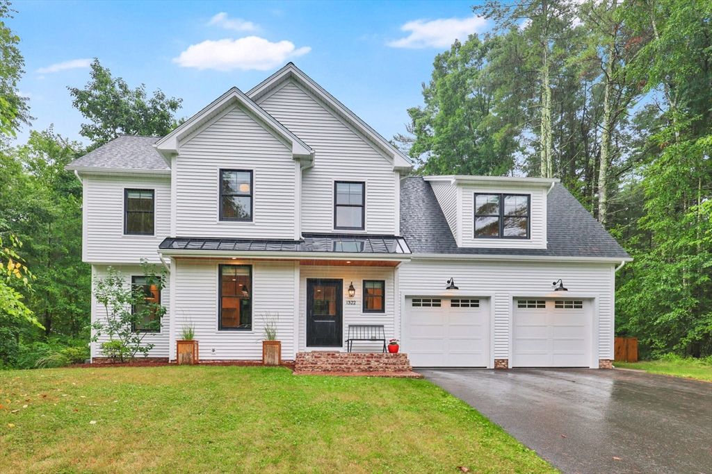 1322 Center St, Ludlow, MA 01056