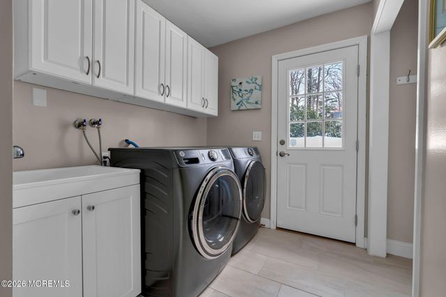 77 Bunker Hill Drive, Middletown, NJ 07748