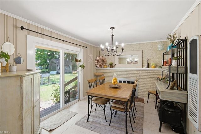 7 Indian Springs DR, Newport News, VA 23606