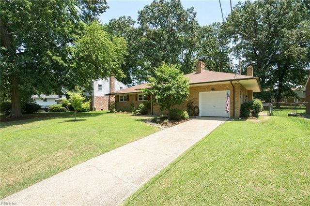 7 Indian Springs DR, Newport News, VA 23606