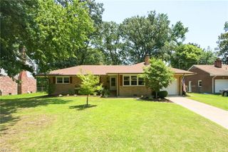 7 Indian Springs DR, Newport News, VA 23606