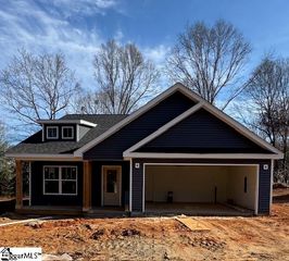 18 Martin Court, Greer, SC 29651
