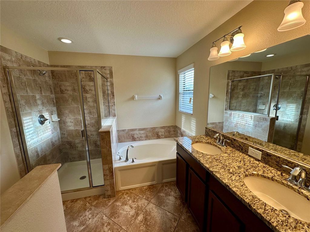 Image 14 of property listing at 9908 SPICE BUSH COURT, Tampa, FL 33647