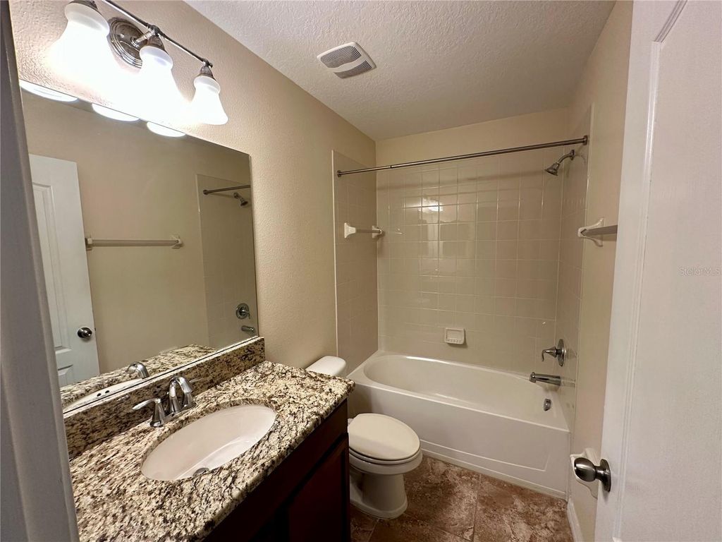 Image 17 of property listing at 9908 SPICE BUSH COURT, Tampa, FL 33647