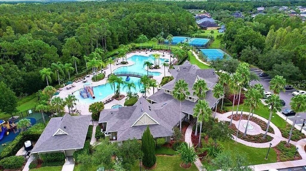 Image 25 of property listing at 9908 SPICE BUSH COURT, Tampa, FL 33647