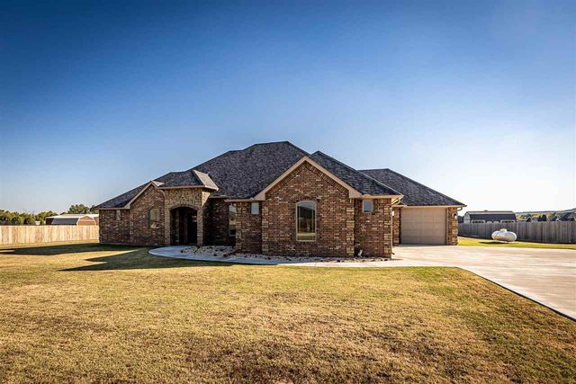 341 Mountain Ridge Pl, Lawton, OK 73507
