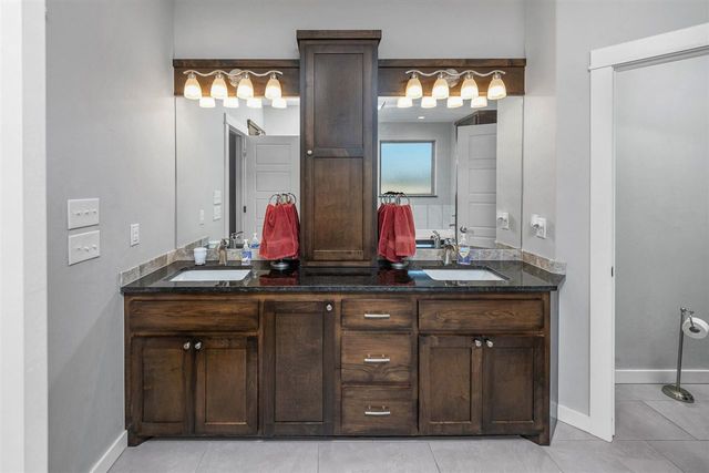 341 Mountain Ridge Pl, Lawton, OK 73507