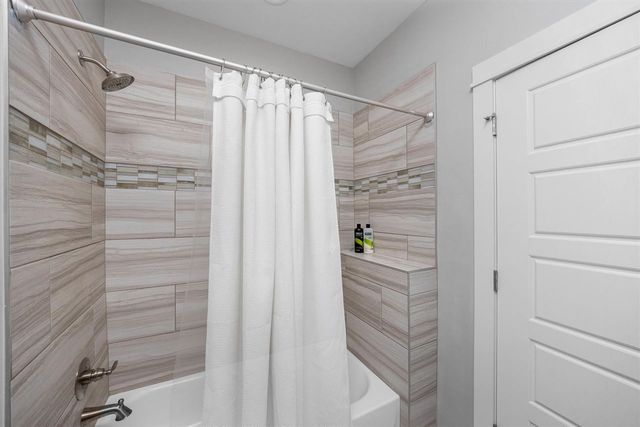 341 Mountain Ridge Pl, Lawton, OK 73507