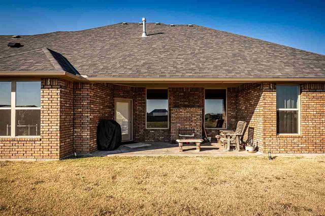 341 Mountain Ridge Pl, Lawton, OK 73507