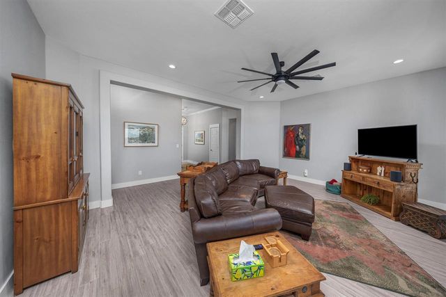 341 Mountain Ridge Pl, Lawton, OK 73507