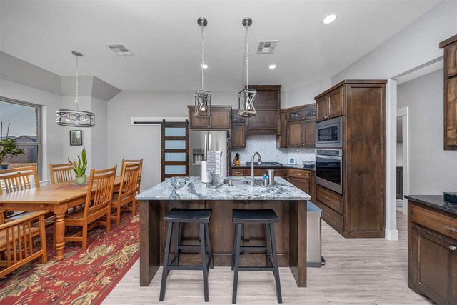 341 Mountain Ridge Pl, Lawton, OK 73507